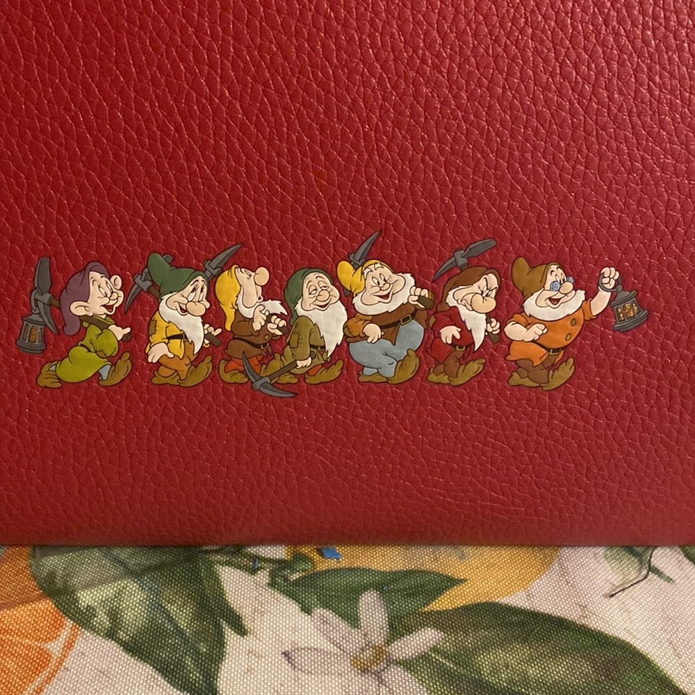 Coach Disney X Snow White Tote - Picture 4 of 12